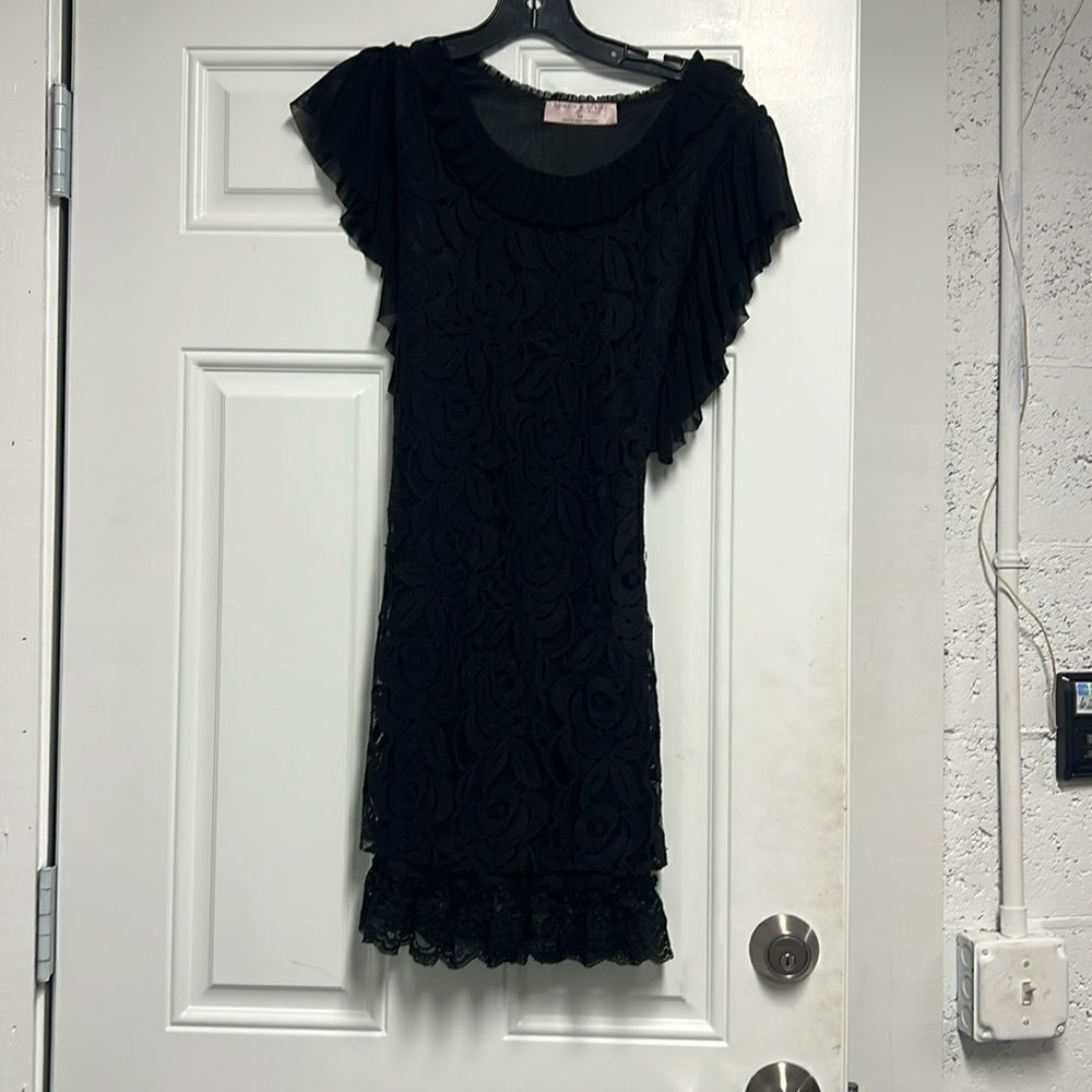 Romero & Juliet Couture - Black Lace Dress - Like New - Size Medium
